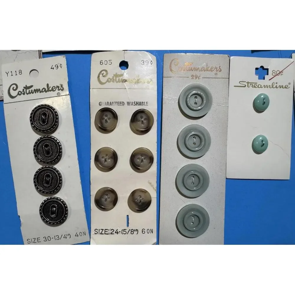 Vintage Lot of 95  Buttons on 25 Cards La Chic Costumakers  La Mode   C